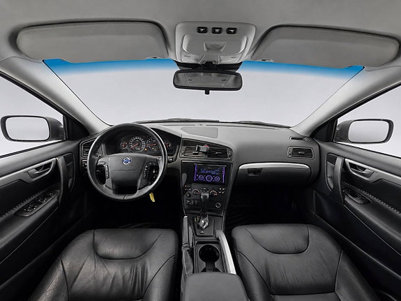 Volvo XC70 13 of 24