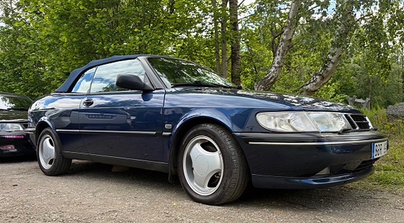 Saab 900 3 of 5