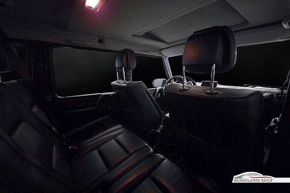 Mercedes-Benz G350 13 of 19