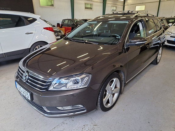 Volkswagen Passat 13 of 16