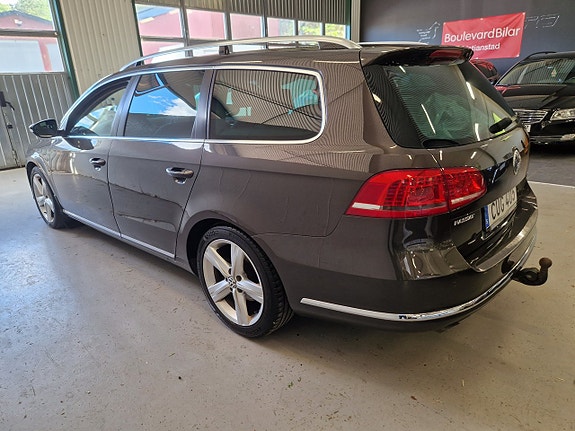 Volkswagen Passat 4 of 16