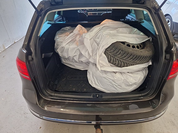 Volkswagen Passat 12 of 16