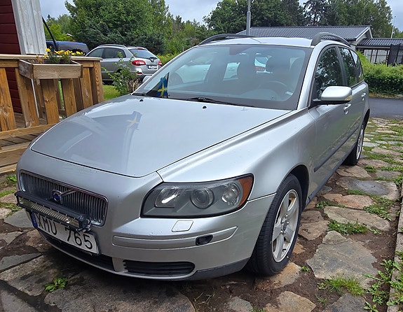 Volvo V50 2 of 8