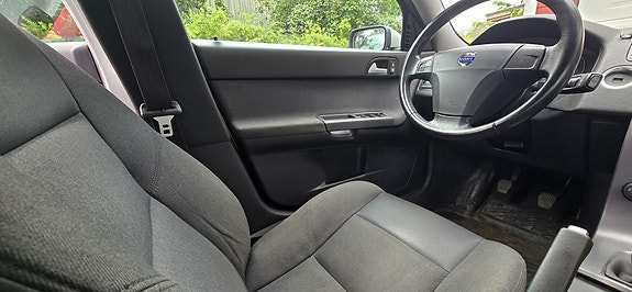 Volvo V50 7 of 8