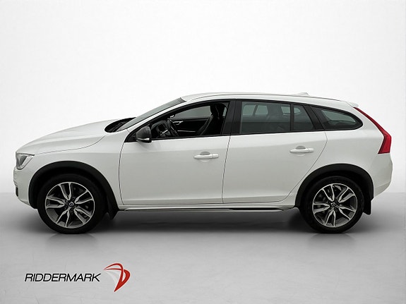 Volvo V60 Cross Country 4 of 5