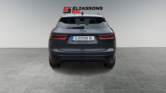 Jaguar F-PACE 7 of 11