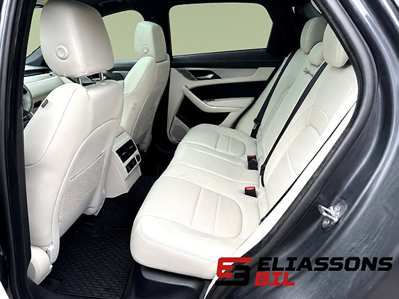 Jaguar F-PACE 9 of 11