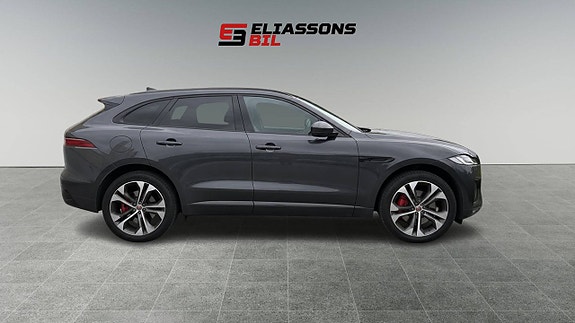 Jaguar F-PACE 3 of 11