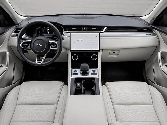 Jaguar F-PACE 11 of 11