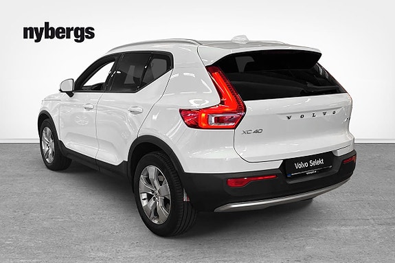 Volvo XC40 3 of 5