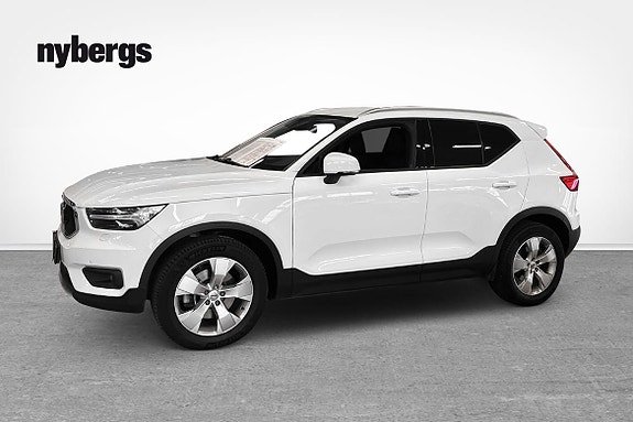 Volvo XC40 2 of 5