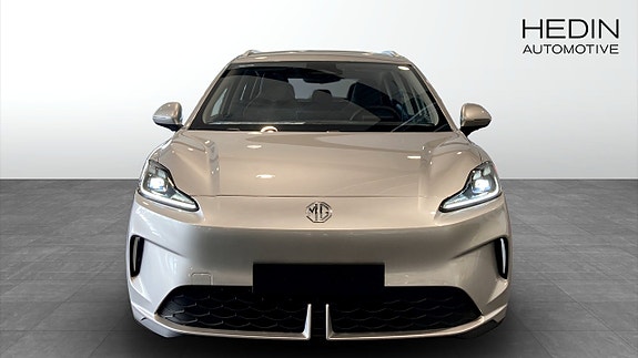 MG 4 EV Urban 2 of 5