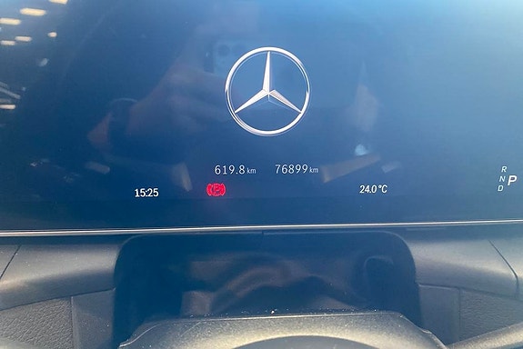 Mercedes-Benz GLC300 e 10 of 14