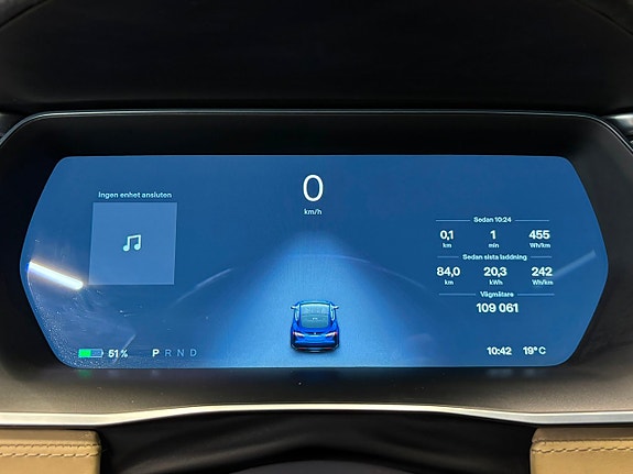 Tesla Model S 21 of 30