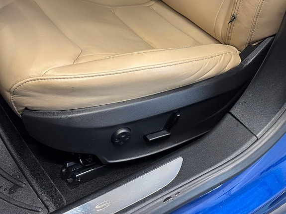 Tesla Model S 16 of 30