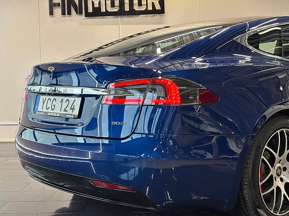 Tesla Model S 8 of 30