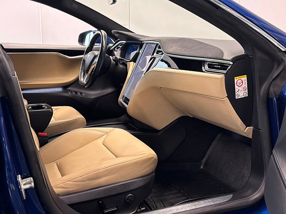 Tesla Model S 27 of 30
