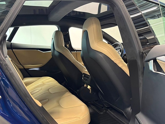 Tesla Model S 30 of 30