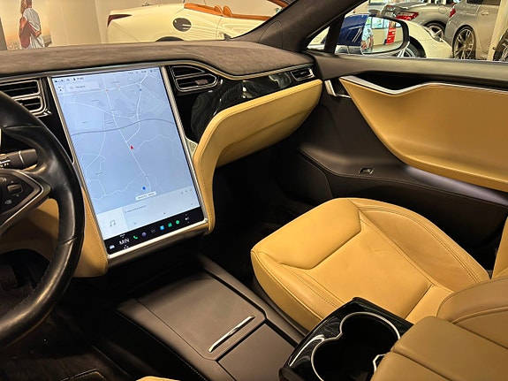 Tesla Model S 22 of 30