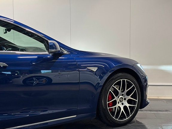 Tesla Model S 12 of 30