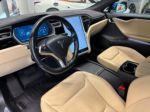 Tesla Model S 13 of 30