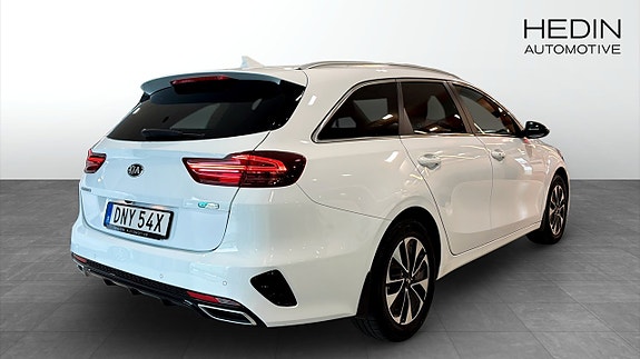 Kia Ceed 2 of 9
