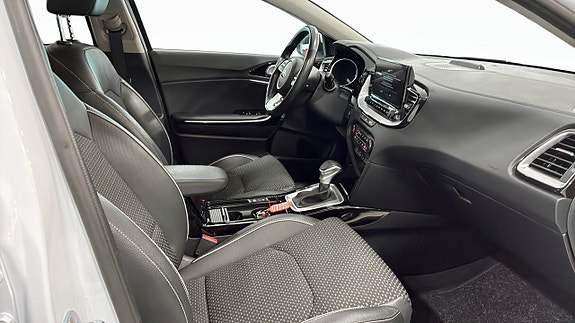 Kia Ceed 3 of 9