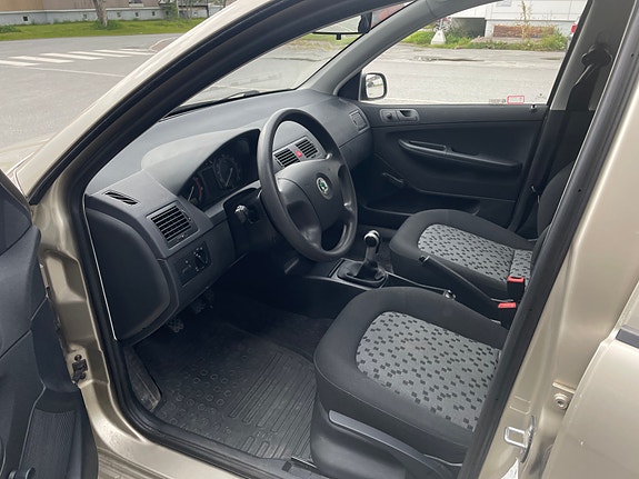 Skoda Fabia 4 of 5