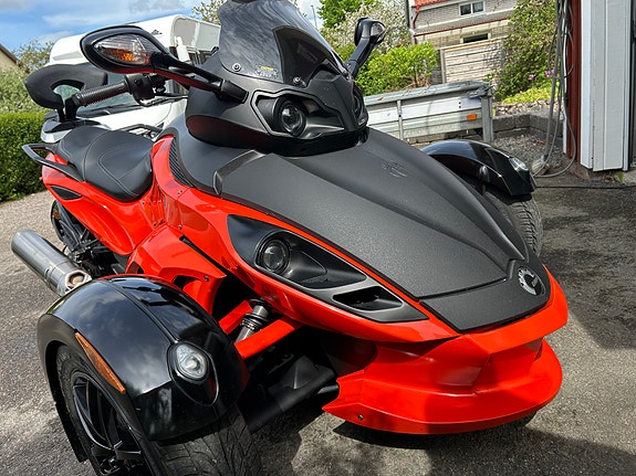 Can-Am Spyder RS 2 of 6