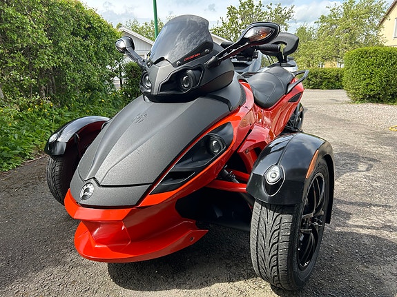 Can-Am Spyder RS 3 of 6