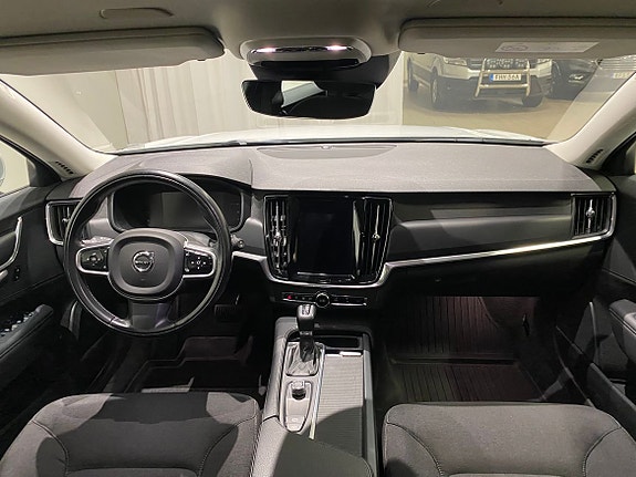 Volvo V90 2 of 5