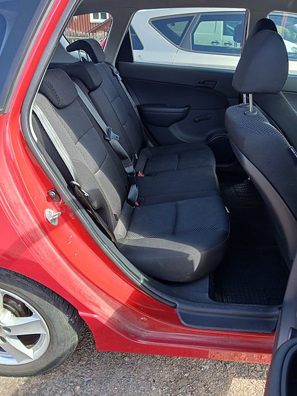 Hyundai i30 4 of 4