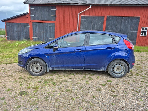 Ford Fiesta 3 of 5