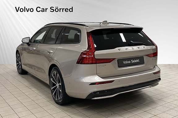 Volvo V60 4 of 5