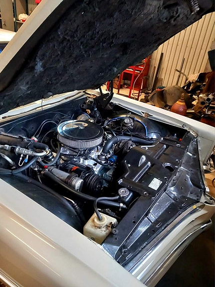 Pontiac Bonneville 4 of 5