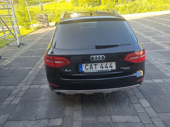 Audi A4 allroad 2 of 9