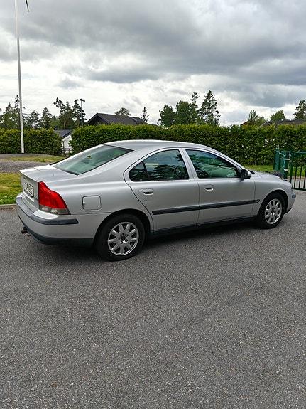 Volvo S60 3 of 5