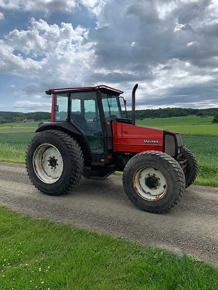 Valtra 800 2 of 5