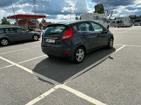 Ford Fiesta 3 of 6