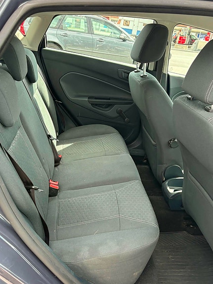 Ford Fiesta 5 of 6