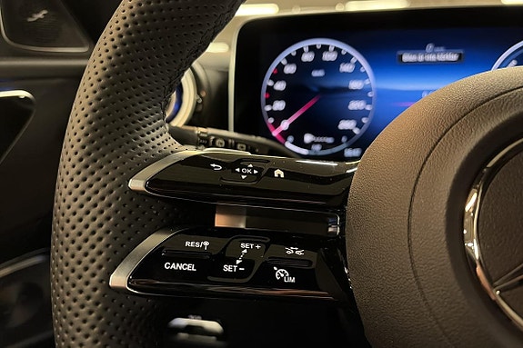 Mercedes-Benz C300 15 of 25