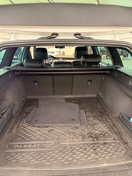 Volkswagen Passat 9 of 10