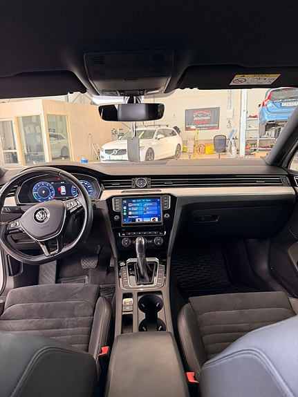 Volkswagen Passat 6 of 10