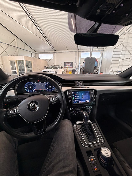 Volkswagen Passat 10 of 10