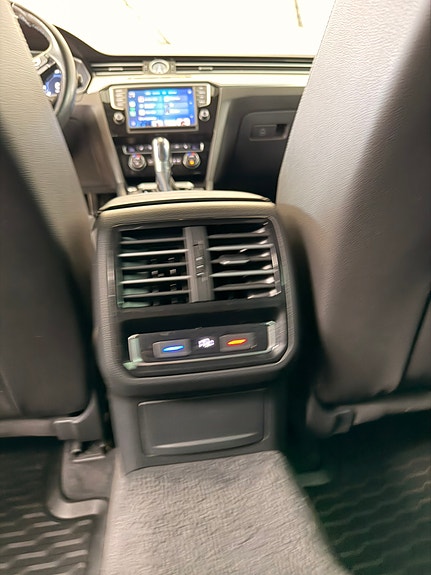 Volkswagen Passat 8 of 10