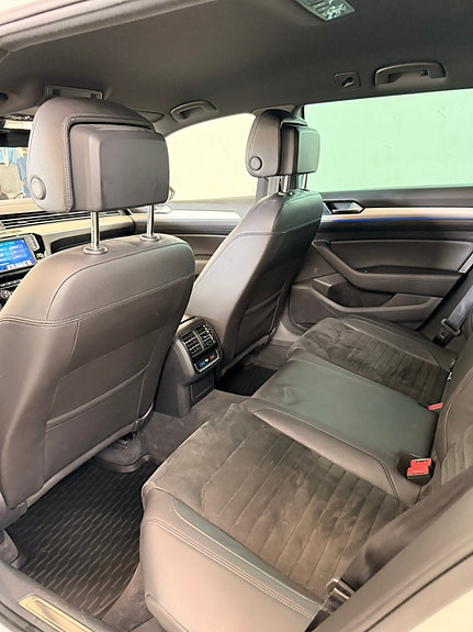 Volkswagen Passat 7 of 10