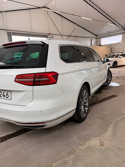 Volkswagen Passat 3 of 5