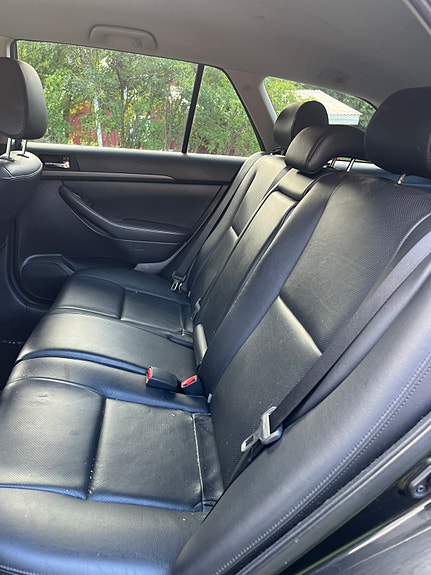 Toyota Avensis 2 of 11