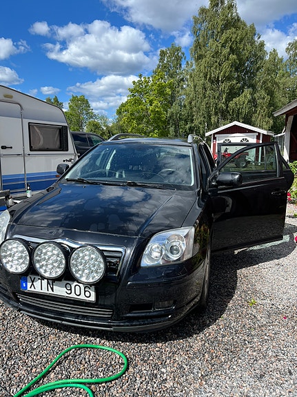 Toyota Avensis 5 of 5