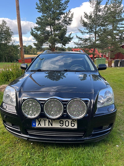 Toyota Avensis 8 of 11